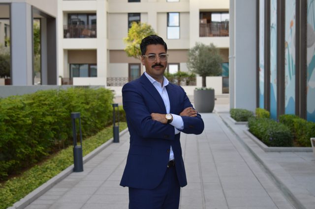 Pedram Dadgar, Innenhof (Querformat)