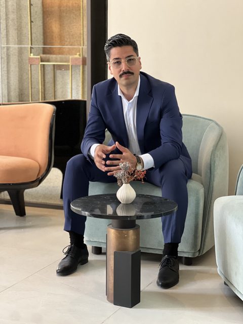 Pedram Dadgar, Lounge (Hochformat)